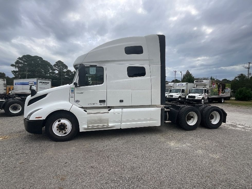 2019 Volvo Truck VNL photo 4
