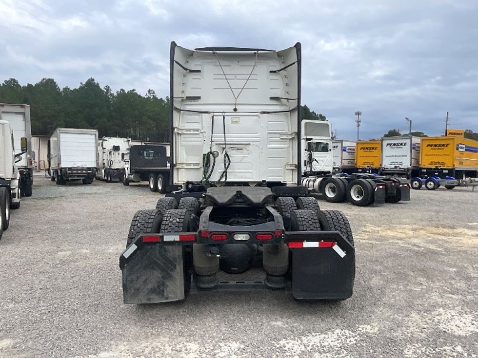 Sleeper Tractor-Heavy Duty Tractors-Volvo-2019-VNL64760-Fayetteville-NC-489,325\n\t\tmiles-$ 62,750 - Image 6