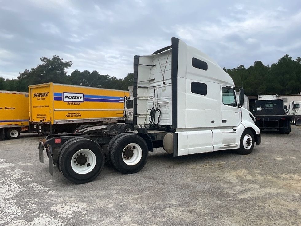 Sleeper Tractor-Heavy Duty Tractors-Volvo-2019-VNL64760-Fayetteville-NC-489,325\n\t\tmiles-$ 62,750 - Image 7