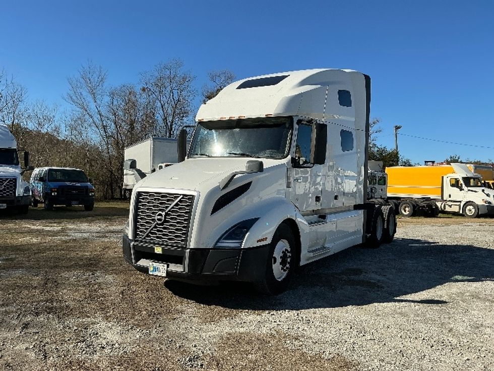 Sleeper Tractor-Heavy Duty Tractors-Volvo-2019-VNL64760-Garden City-GA-566,667\n\t\tmiles-$ 55,000 - Image 3