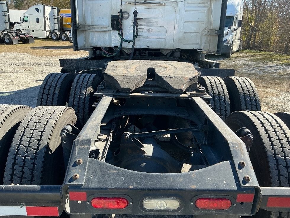 Sleeper Tractor-Heavy Duty Tractors-Volvo-2019-VNL64760-Garden City-GA-566,667\n\t\tmiles-$ 55,000 - Image 6