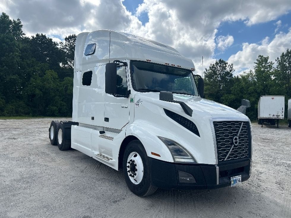 Sleeper Tractor-Heavy Duty Tractors-Volvo-2019-VNL64760-Garden City-GA-713,188\n\t\tmiles-$ 47,750 - Image 1