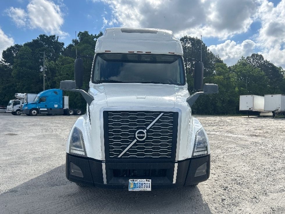 Sleeper Tractor-Heavy Duty Tractors-Volvo-2019-VNL64760-Garden City-GA-713,188\n\t\tmiles-$ 47,750 - Image 2