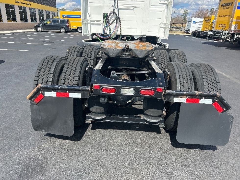 Sleeper Tractor-Heavy Duty Tractors-Volvo-2019-VNL64760-Greensboro-NC-462,068\n\t\tmiles-$ 58,250 - Image 6