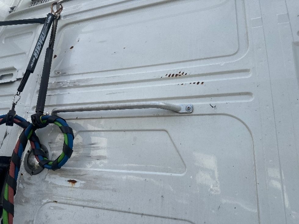 Sleeper Tractor-Heavy Duty Tractors-Volvo-2019-VNL64760-Greensboro-NC-600,111\n\t\tmiles-$ 54,250 - Image 22