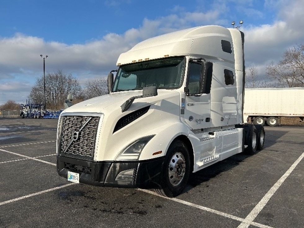 Sleeper Tractor-Heavy Duty Tractors-Volvo-2019-VNL64760-Indianapolis-IN-541,698\n\t\tmiles-$ 54,500 - Image 3