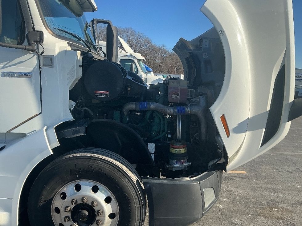 Sleeper Tractor-Heavy Duty Tractors-Volvo-2019-VNL64760-Indianapolis-IN-594,630\n\t\tmiles-$ 50,750 - Image 18