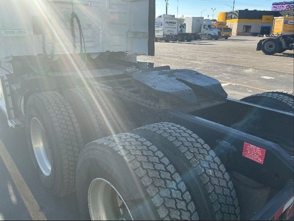 Sleeper Tractor-Heavy Duty Tractors-Volvo-2019-VNL64760-Indianapolis-IN-594,630\n\t\tmiles-$ 50,750 - Image 20