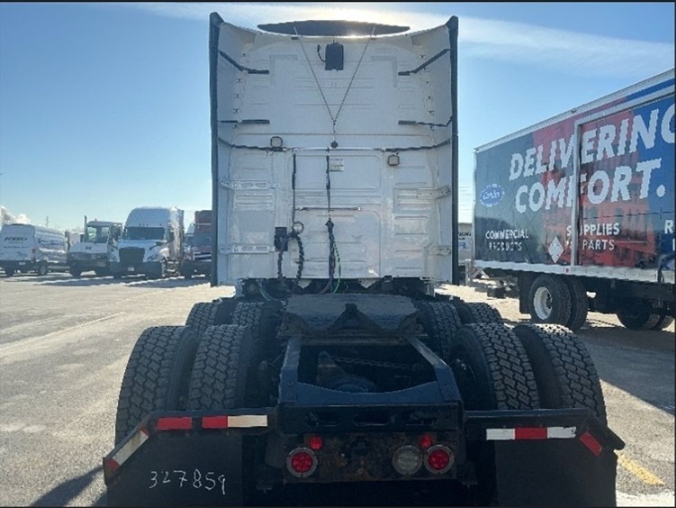 Sleeper Tractor-Heavy Duty Tractors-Volvo-2019-VNL64760-Indianapolis-IN-594,630\n\t\tmiles-$ 50,750 - Image 4