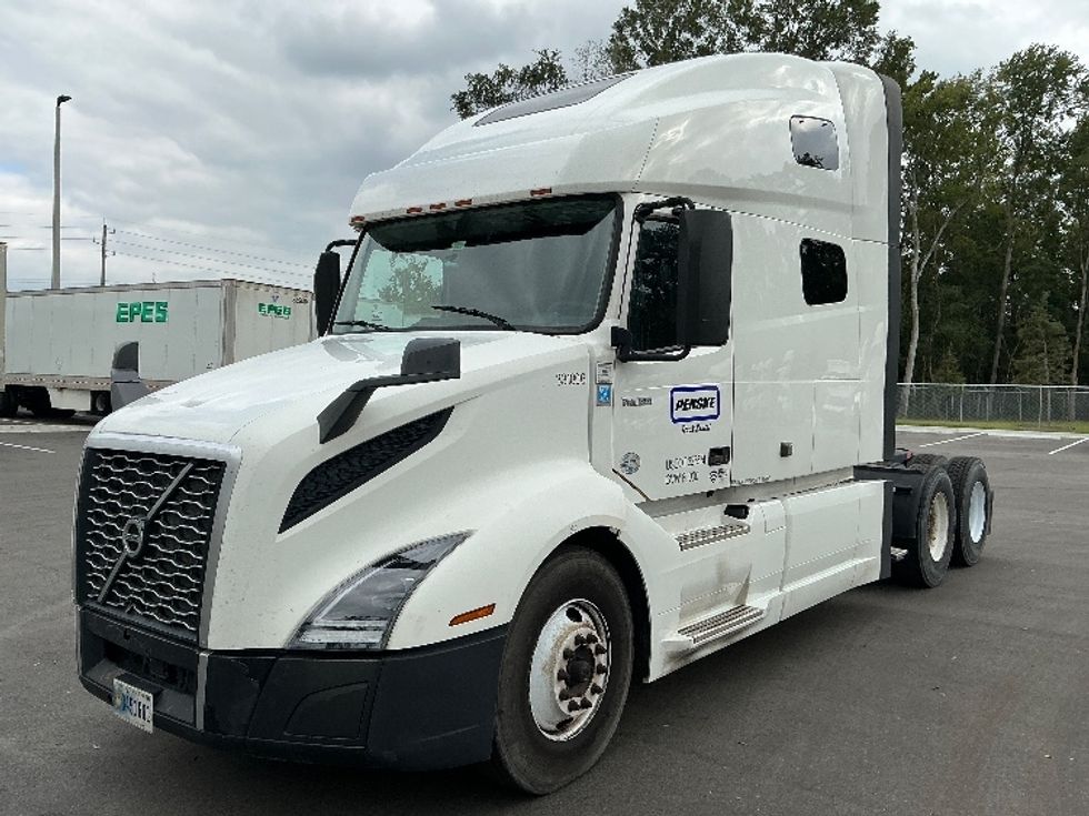 2019 Volvo Truck VNL photo 3