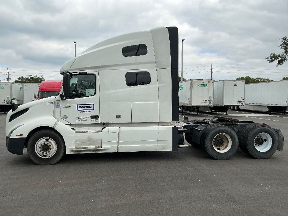 2019 Volvo Truck VNL photo 4