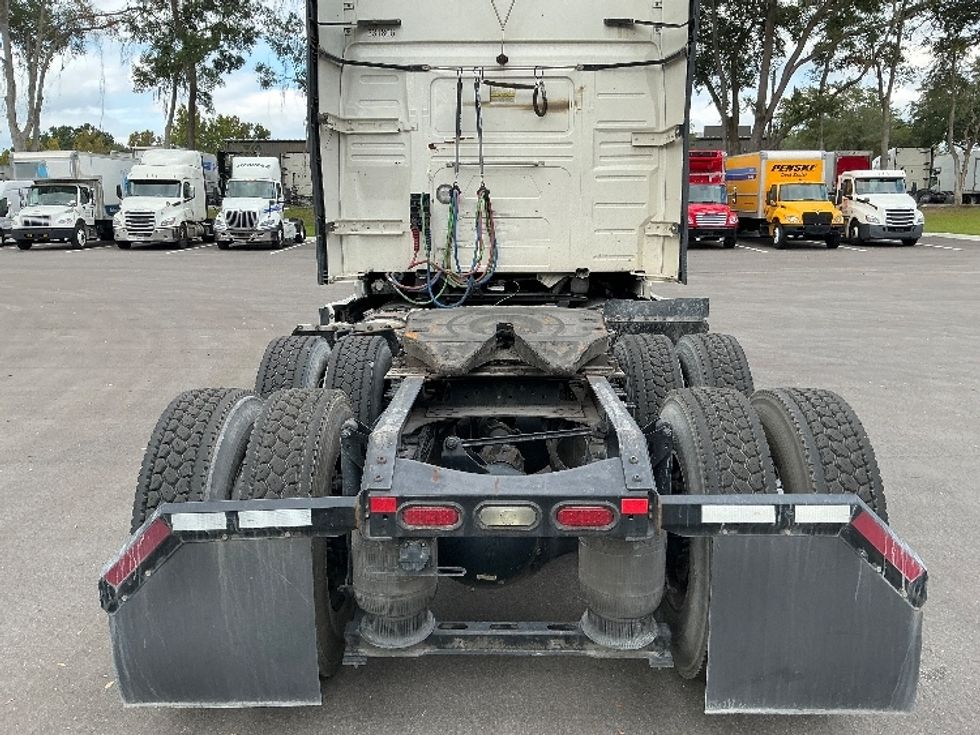 Sleeper Tractor-Heavy Duty Tractors-Volvo-2019-VNL64760-Jacksonville-FL-401,506\n\t\tmiles-$ 67,750 - Image 6