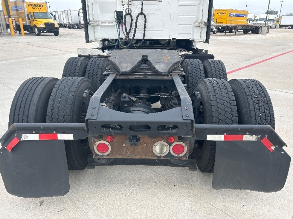 Sleeper Tractor-Heavy Duty Tractors-Volvo-2019-VNL64760-Katy-TX-745,694\n\t\tmiles-$ 46,500 - Image 6