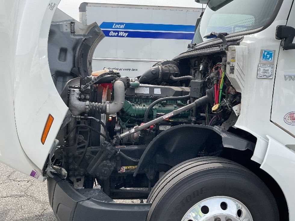 Sleeper Tractor-Heavy Duty Tractors-Volvo-2019-VNL64760-La Porte-IN-526,520\n\t\tmiles-$ 61,250 - Image 20