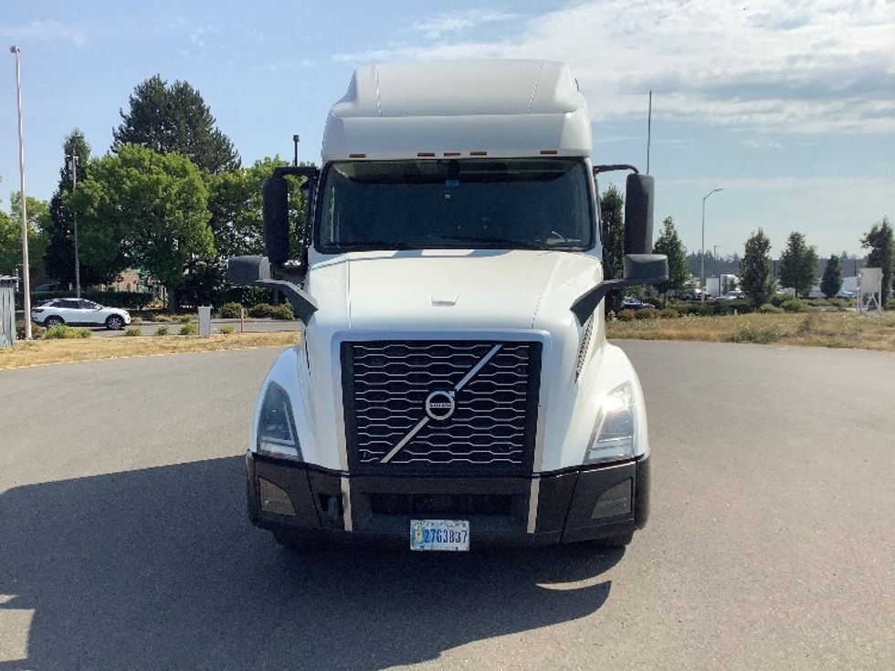 Sleeper Tractor-Heavy Duty Tractors-Volvo-2019-VNL64760-Lacey-WA-494,357\n\t\tmiles-$ 72,000 - Image 2