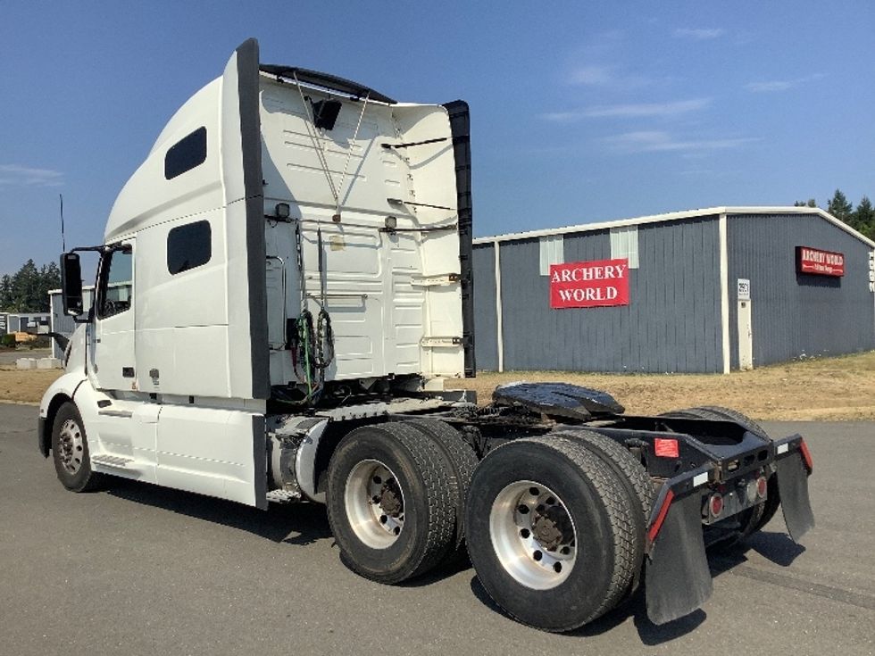 Sleeper Tractor-Heavy Duty Tractors-Volvo-2019-VNL64760-Lacey-WA-494,357\n\t\tmiles-$ 72,000 - Image 5
