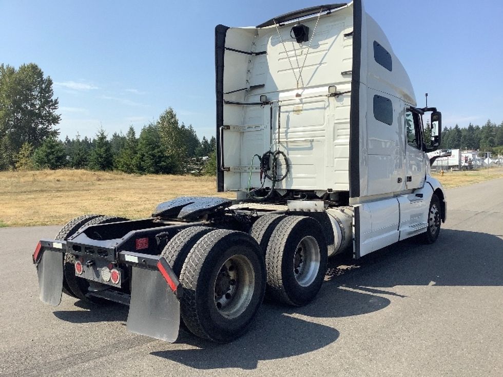 Sleeper Tractor-Heavy Duty Tractors-Volvo-2019-VNL64760-Lacey-WA-494,357\n\t\tmiles-$ 72,000 - Image 7