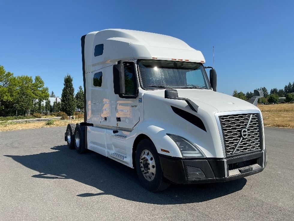 Sleeper Tractor-Heavy Duty Tractors-Volvo-2019-VNL64760-Lacey-WA-512,004\n\t\tmiles-$ 70,750 - Image 1