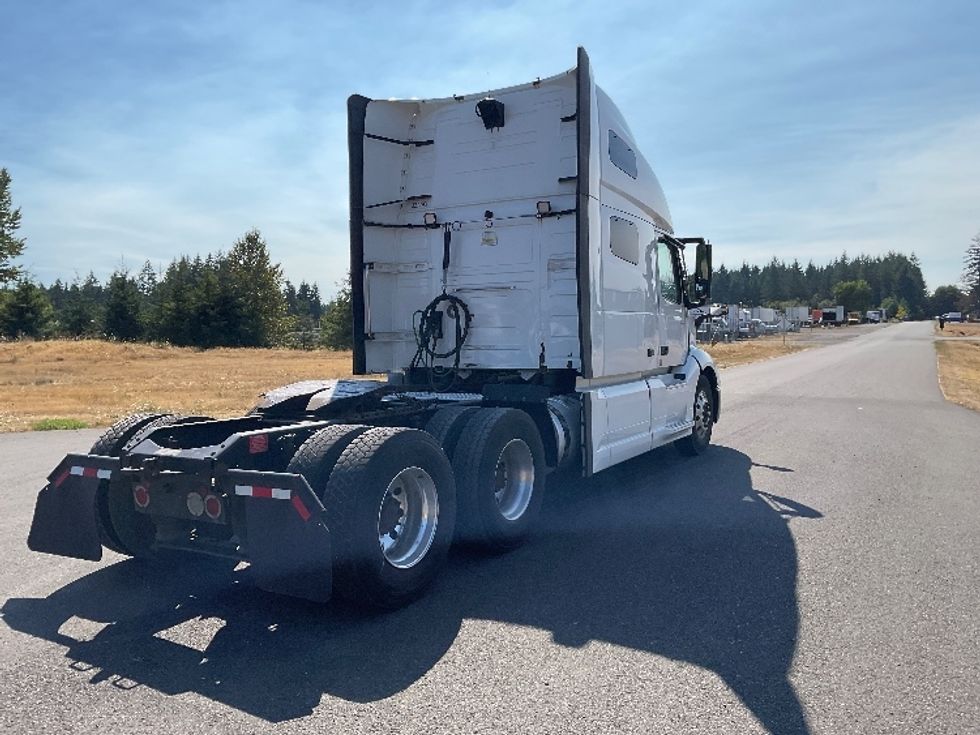 Sleeper Tractor-Heavy Duty Tractors-Volvo-2019-VNL64760-Lacey-WA-512,004\n\t\tmiles-$ 70,750 - Image 4