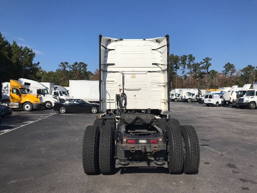 Sleeper Tractor-Heavy Duty Tractors-Volvo-2019-VNL64760-Ladson-SC-826,329\n\t\tmiles-$ 38,250 - Image 6