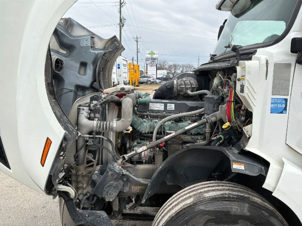 Sleeper Tractor-Heavy Duty Tractors-Volvo-2019-VNL64760-Mebane-NC-354,028\n\t\tmiles-$ 64,000 - Image 20