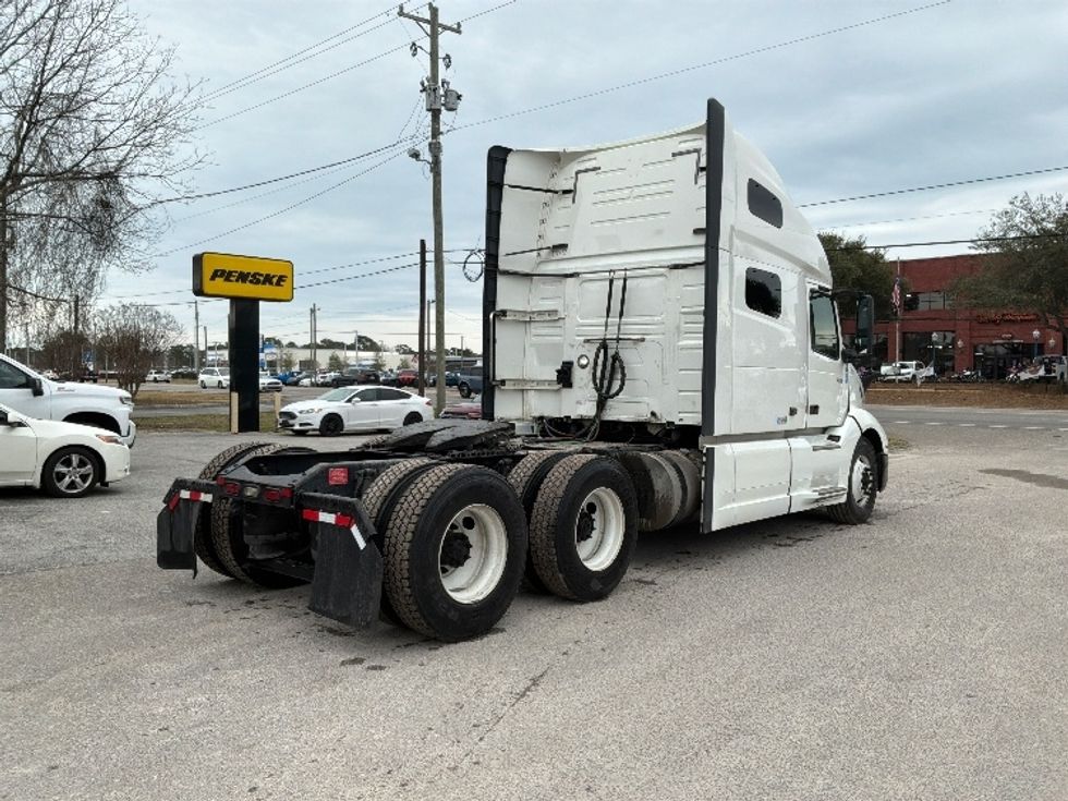 Sleeper Tractor-Heavy Duty Tractors-Volvo-2019-VNL64760-Mebane-NC-354,028\n\t\tmiles-$ 64,000 - Image 6