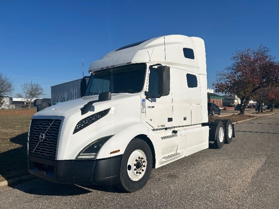 Sleeper Tractor-Heavy Duty Tractors-Volvo-2019-VNL64760-Montgomery-AL-542,983\n\t\tmiles-$ 57,000 - Image 3