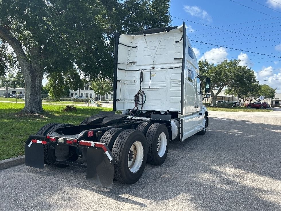 Sleeper Tractor-Heavy Duty Tractors-Volvo-2019-VNL64760-Pensacola-FL-488,704\n\t\tmiles-$ 63,250 - Image 7