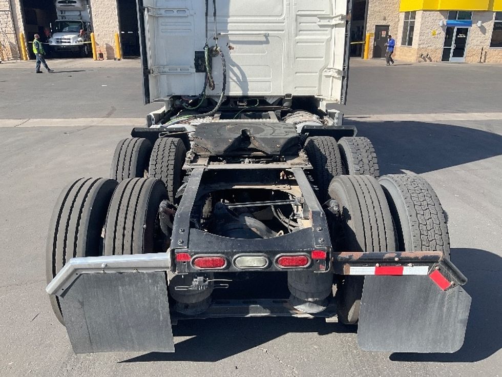 Sleeper Tractor-Heavy Duty Tractors-Volvo-2019-VNL64760-Phoenix-AZ-429,202\n\t\tmiles-$ 65,500 - Image 6
