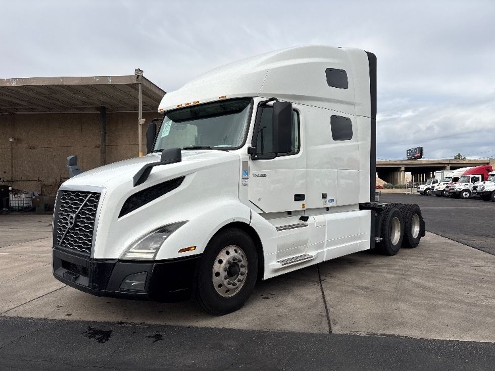 Sleeper Tractor-Heavy Duty Tractors-Volvo-2019-VNL64760-Phoenix-AZ-694,672\n\t\tmiles-$ 54,750 - Image 3