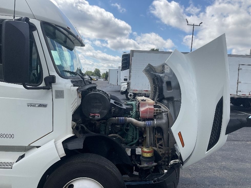 Sleeper Tractor-Heavy Duty Tractors-Volvo-2019-VNL64760-Piqua-OH-514,654\n\t\tmiles-$ 60,500 - Image 20