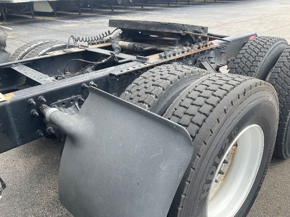 Sleeper Tractor-Heavy Duty Tractors-Volvo-2019-VNL64760-Piqua-OH-514,654\n\t\tmiles-$ 60,500 - Image 25