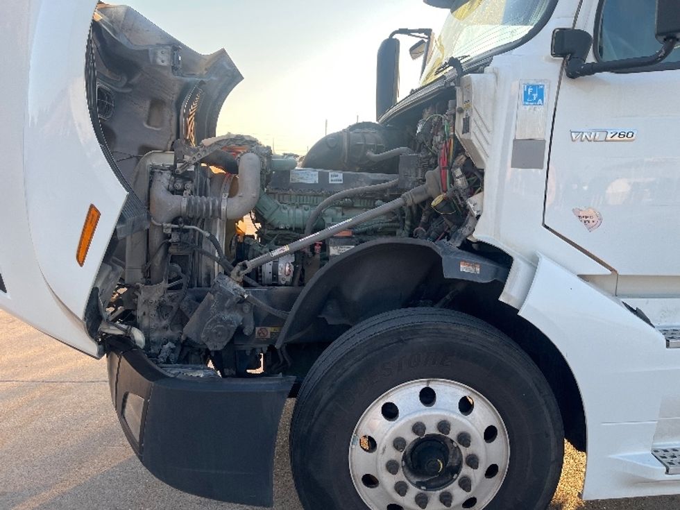 Sleeper Tractor-Heavy Duty Tractors-Volvo-2019-VNL64760-San Antonio-TX-652,144\n\t\tmiles-$ 56,000 - Image 20