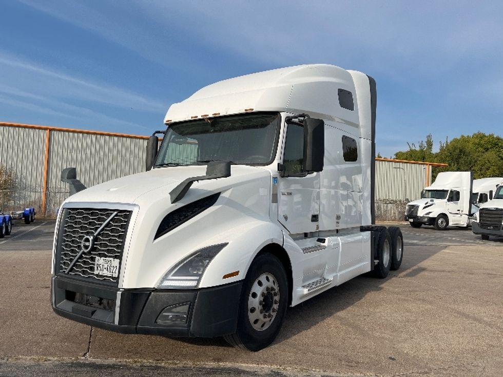 Sleeper Tractor-Heavy Duty Tractors-Volvo-2019-VNL64760-San Antonio-TX-652,144\n\t\tmiles-$ 56,000 - Image 3
