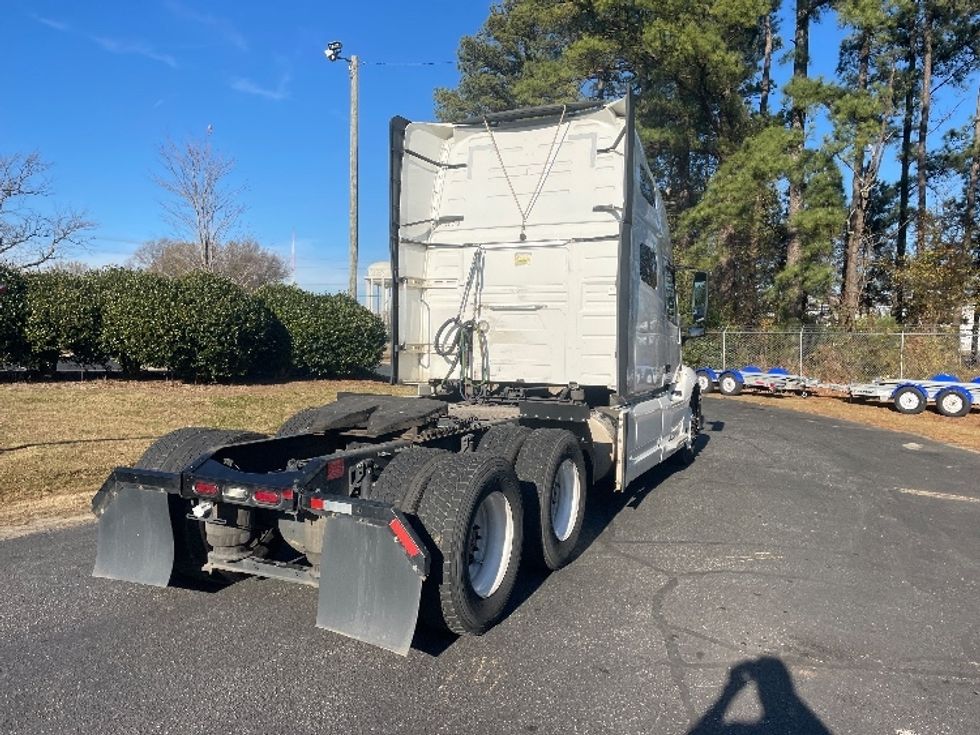 Sleeper Tractor-Heavy Duty Tractors-Volvo-2019-VNL64760-Spartanburg-SC-617,779\n\t\tmiles-$ 52,250 - Image 7