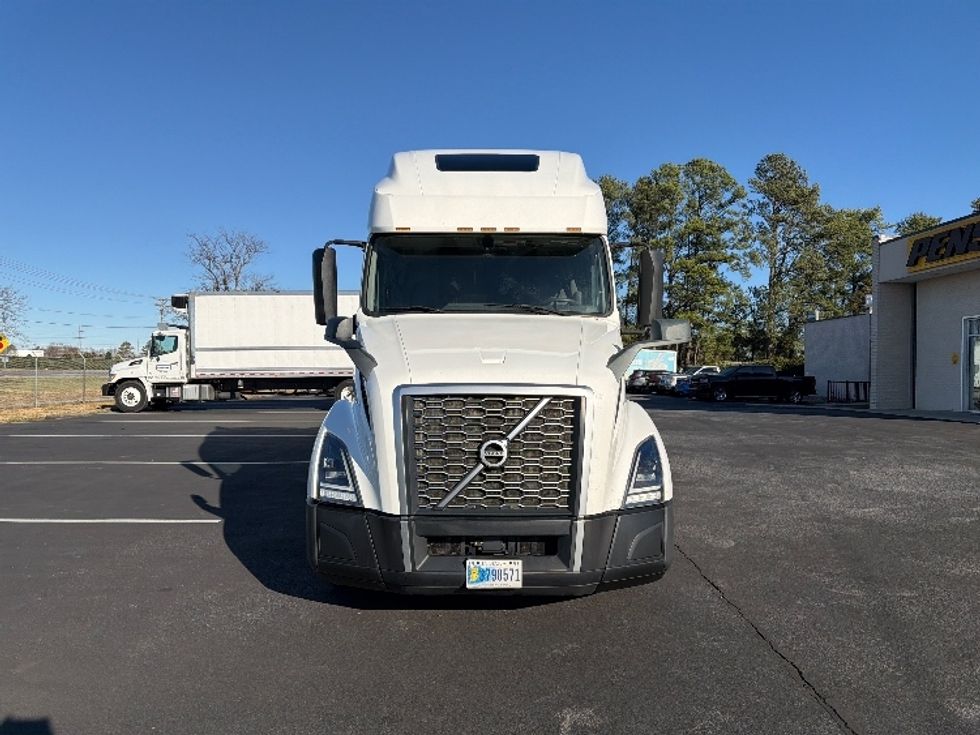 Sleeper Tractor-Heavy Duty Tractors-Volvo-2019-VNL64760-Spartanburg-SC-636,083\n\t\tmiles-$ 50,250 - Image 2