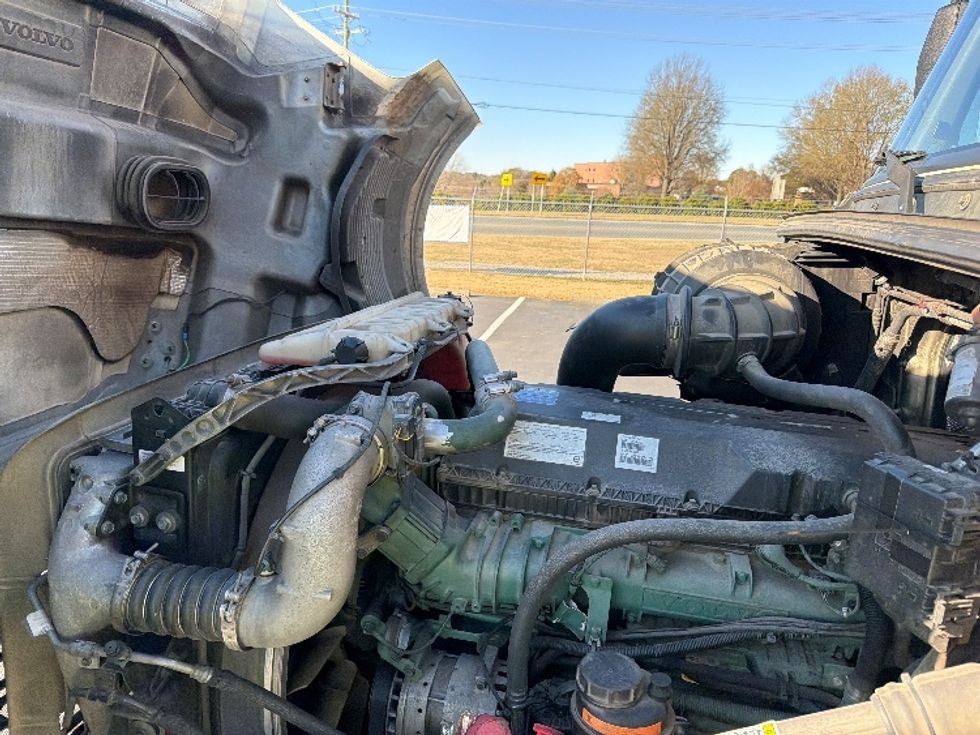 Sleeper Tractor-Heavy Duty Tractors-Volvo-2019-VNL64760-Spartanburg-SC-636,083\n\t\tmiles-$ 50,250 - Image 21