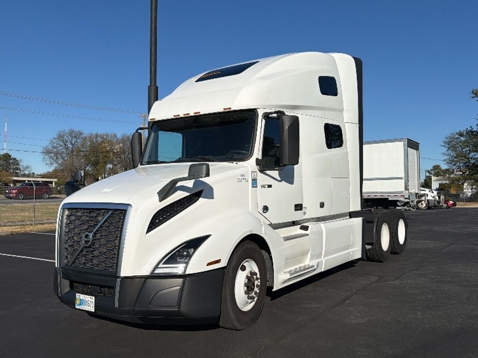 Sleeper Tractor-Heavy Duty Tractors-Volvo-2019-VNL64760-Spartanburg-SC-636,083\n\t\tmiles-$ 50,250 - Image 3