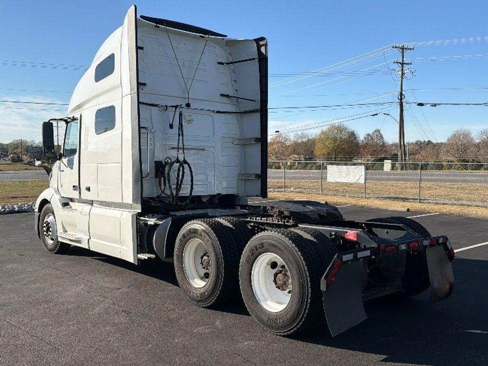 Sleeper Tractor-Heavy Duty Tractors-Volvo-2019-VNL64760-Spartanburg-SC-636,083\n\t\tmiles-$ 50,250 - Image 5