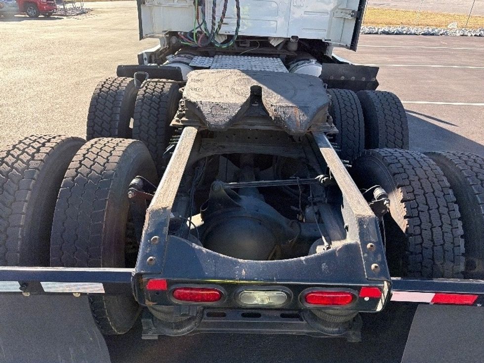 Sleeper Tractor-Heavy Duty Tractors-Volvo-2019-VNL64760-Spartanburg-SC-636,083\n\t\tmiles-$ 50,250 - Image 6