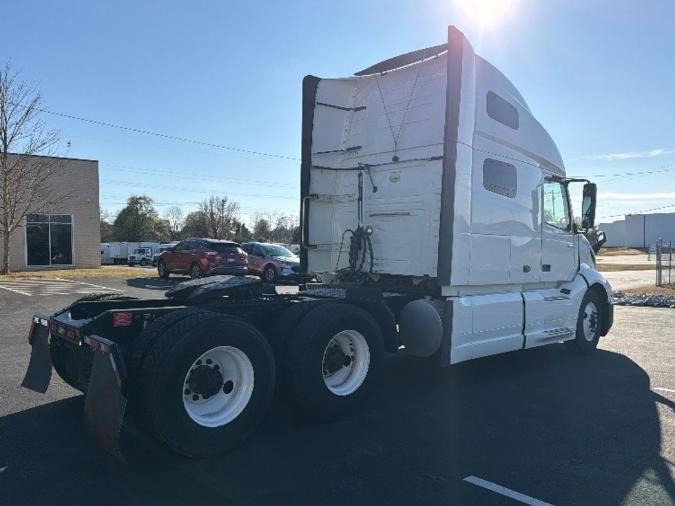 Sleeper Tractor-Heavy Duty Tractors-Volvo-2019-VNL64760-Spartanburg-SC-636,083\n\t\tmiles-$ 50,250 - Image 7