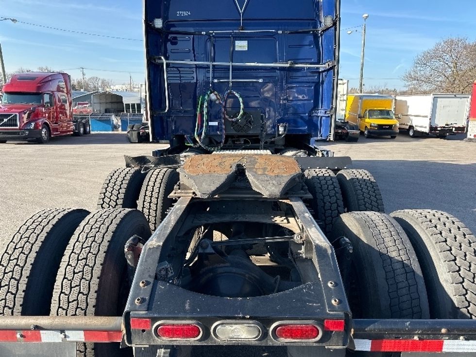 Sleeper Tractor-Heavy Duty Tractors-Volvo-2019-VNL64860-Fort Wayne-IN-530,340\n\t\tmiles-$ 62,750 - Image 6