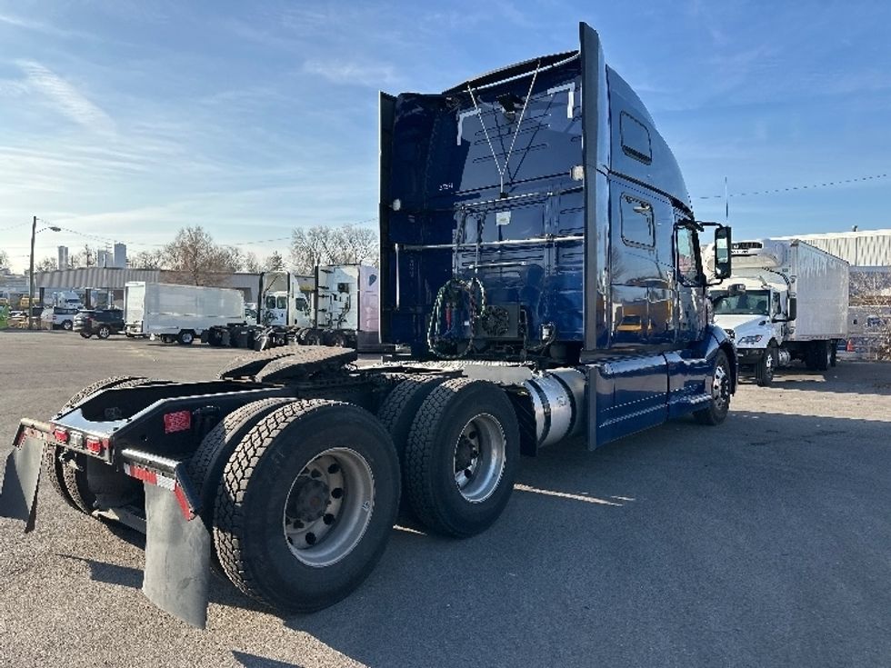 Sleeper Tractor-Heavy Duty Tractors-Volvo-2019-VNL64860-Fort Wayne-IN-530,340\n\t\tmiles-$ 62,750 - Image 7