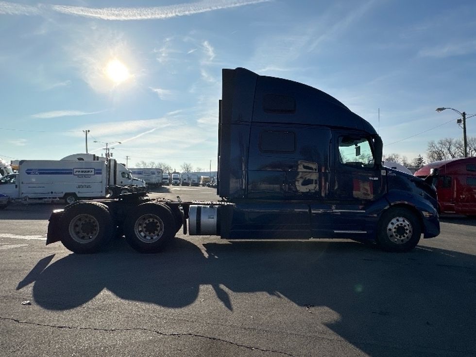 Sleeper Tractor-Heavy Duty Tractors-Volvo-2019-VNL64860-Fort Wayne-IN-530,340\n\t\tmiles-$ 62,750 - Image 8