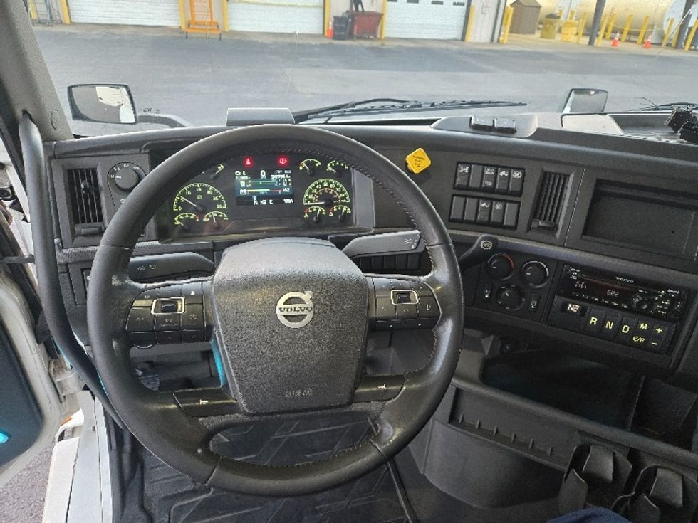 Sleeper Tractor-Heavy Duty Tractors-Volvo-2019-VNL64860-Nashville (Mount Juliet)-TN-547,794\n\t\tmiles-$ 71,750 - Image 11