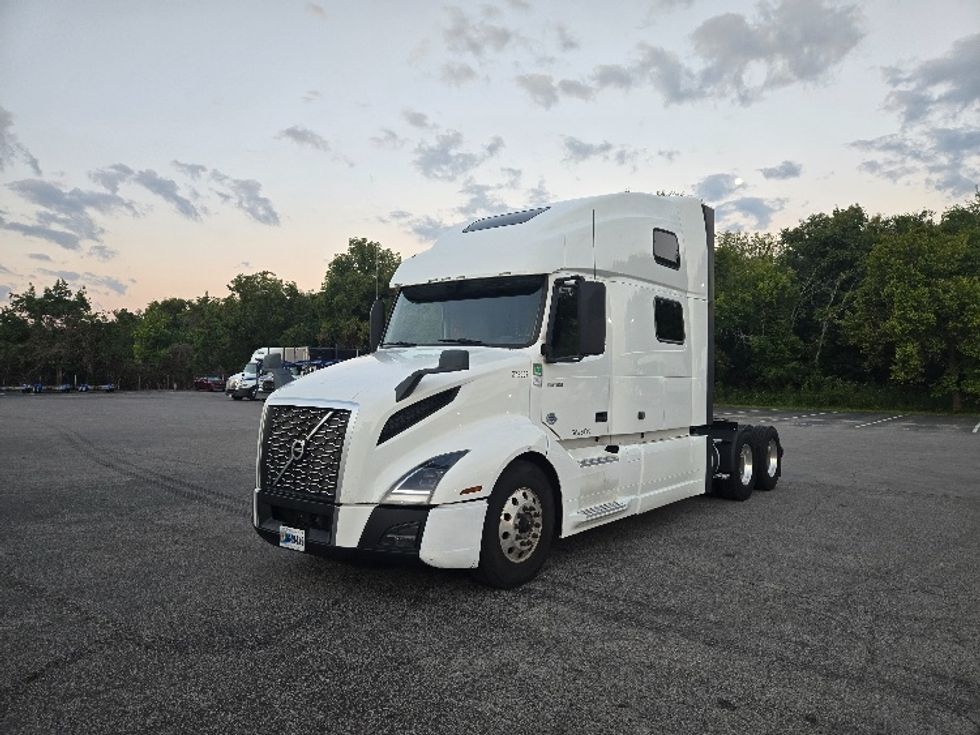 Sleeper Tractor-Heavy Duty Tractors-Volvo-2019-VNL64860-Nashville (Mount Juliet)-TN-547,794\n\t\tmiles-$ 71,750 - Image 3