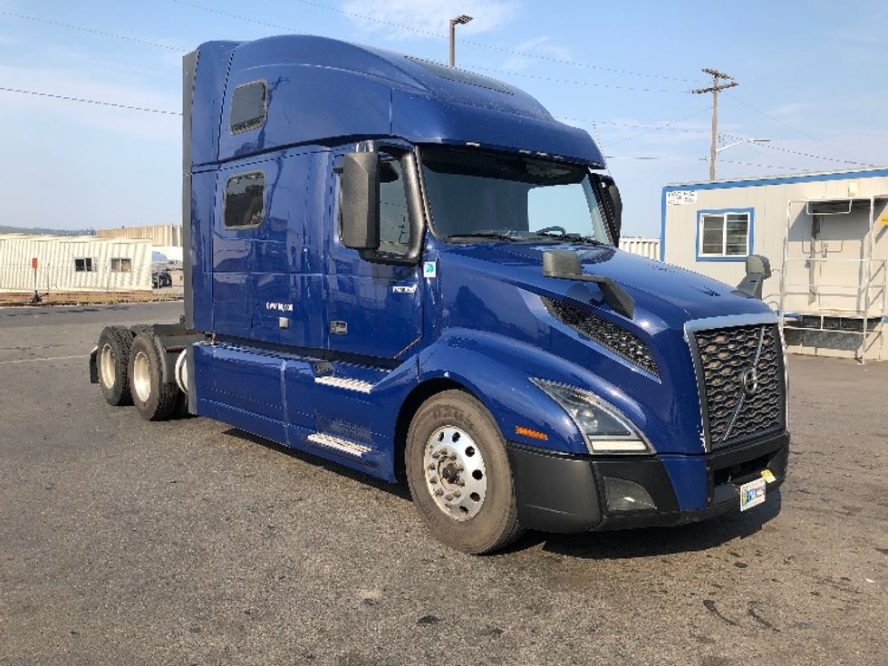 Sleeper Tractor-Heavy Duty Tractors-Volvo-2019-VNL64860-Spokane Valley-WA-656,840\n\t\tmiles-$ 64,250 - Image 1