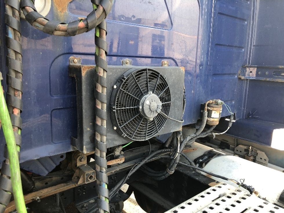 Sleeper Tractor-Heavy Duty Tractors-Volvo-2019-VNL64860-Spokane Valley-WA-656,840\n\t\tmiles-$ 64,250 - Image 21