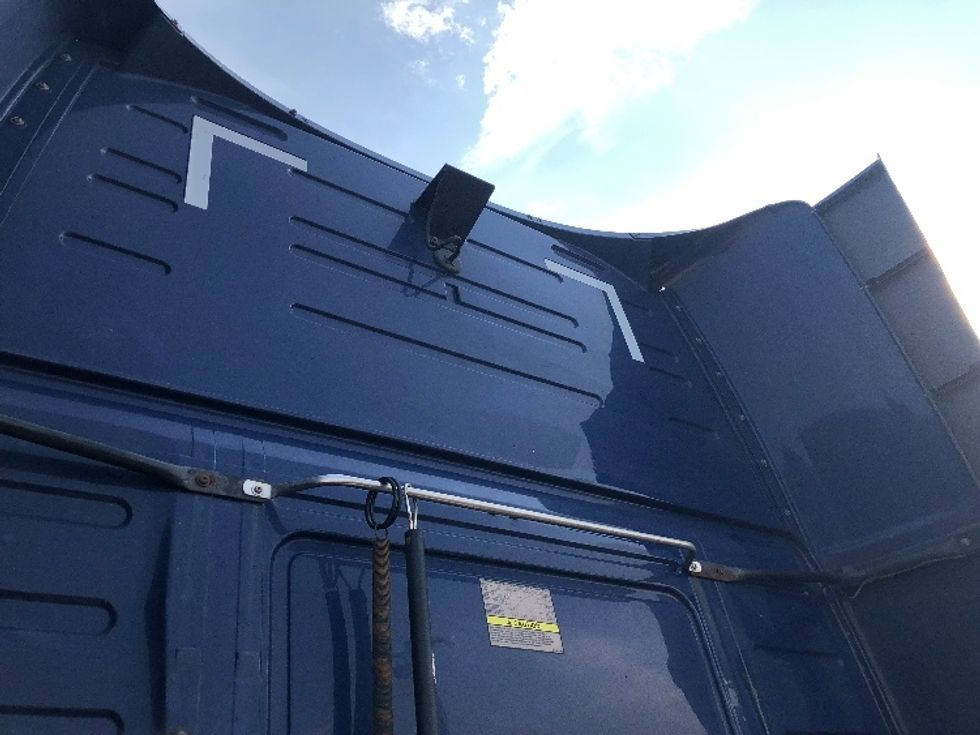 Sleeper Tractor-Heavy Duty Tractors-Volvo-2019-VNL64860-Spokane Valley-WA-656,840\n\t\tmiles-$ 64,250 - Image 22