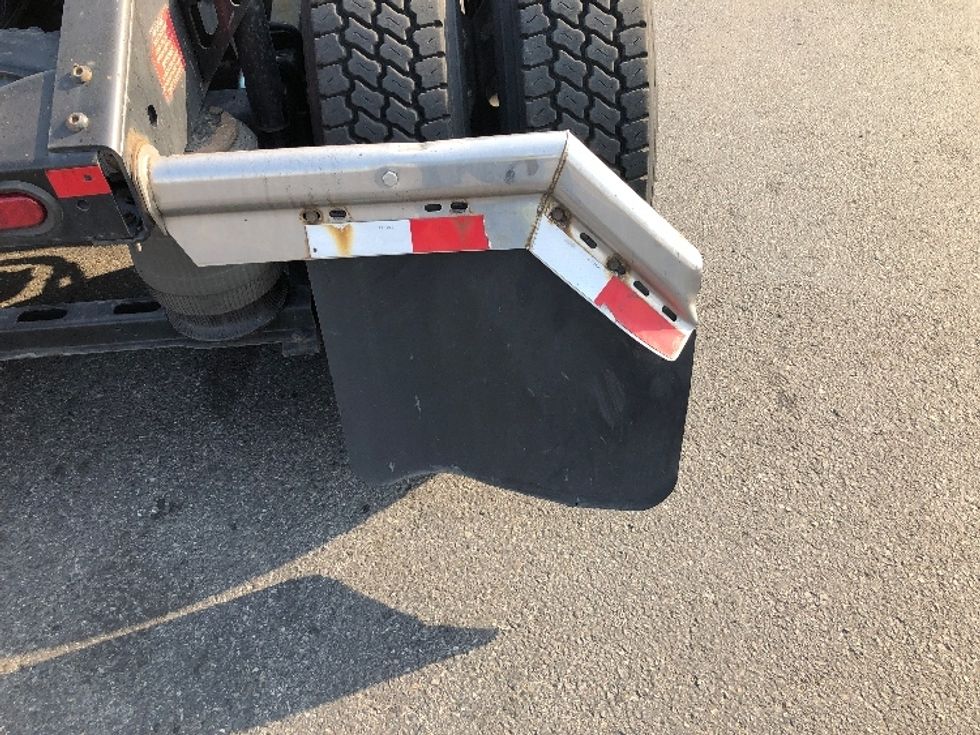 Sleeper Tractor-Heavy Duty Tractors-Volvo-2019-VNL64860-Spokane Valley-WA-656,840\n\t\tmiles-$ 64,250 - Image 25